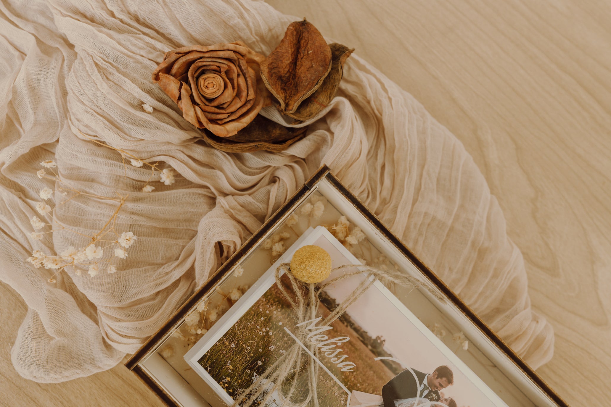 Scatola porta foto in legno naturale coperchio in acrilico trasparente con vano USB – perfetta per foto e regali