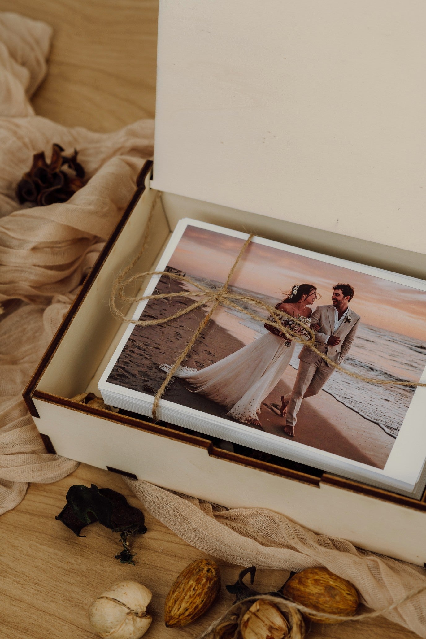 Scatola porta foto in legno naturale con vano USB – perfetta per foto e regali