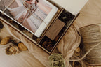 Scatola porta foto in legno naturale pieghevole con vano USB – perfetta per foto e regali
