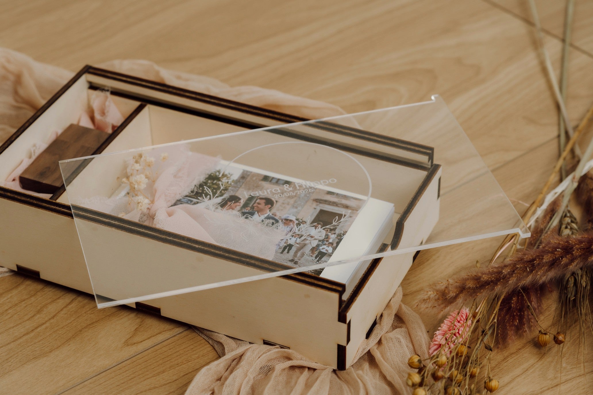 Scatola porta foto in legno naturale coperchio scorrevole in acrilico trasparente con vano USB – perfetta per foto e regali